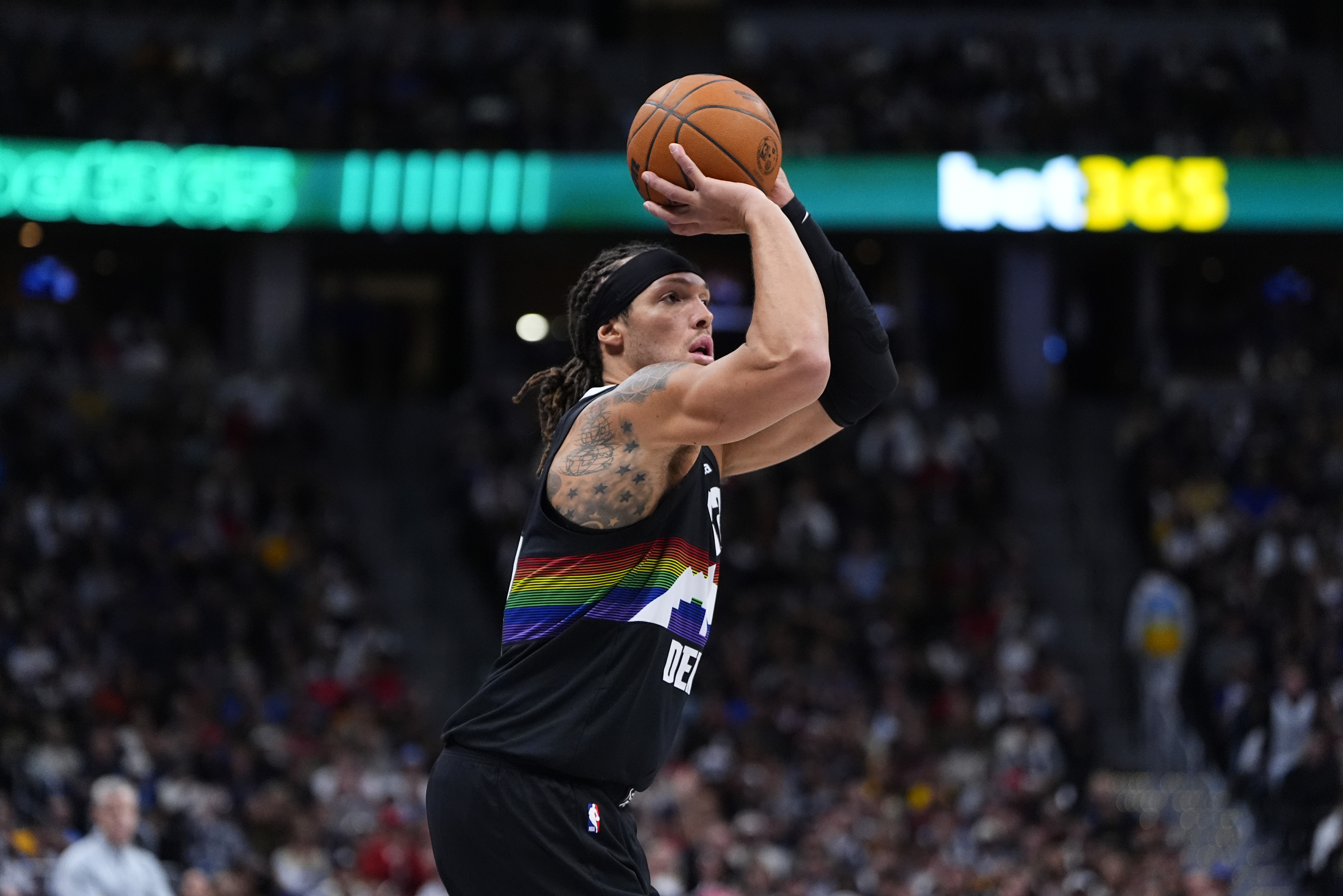 注册平台-腿筋受伤！阿隆·戈登下半场没首发 本场比赛回归存疑